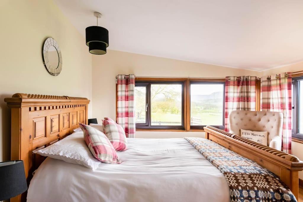 The Retreat Villa Llanrhaeadr-ym-Mochnant Exterior photo